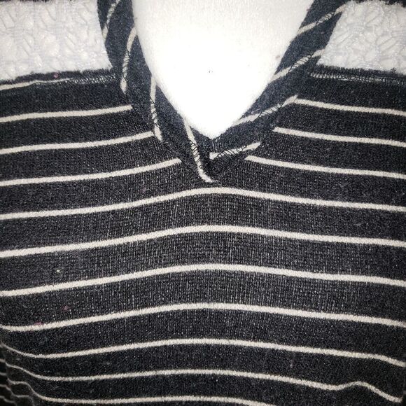 We The Free Black And Red Striped PullOver Sweater size PS - Picture 6 of 7